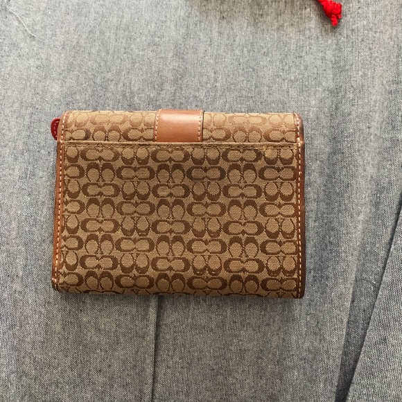Vintage coach wallet with red interior - Picture 2 of 3